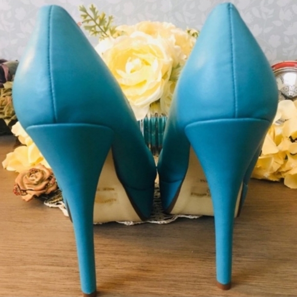 Monique Platform Heals - Picture 3 of 3